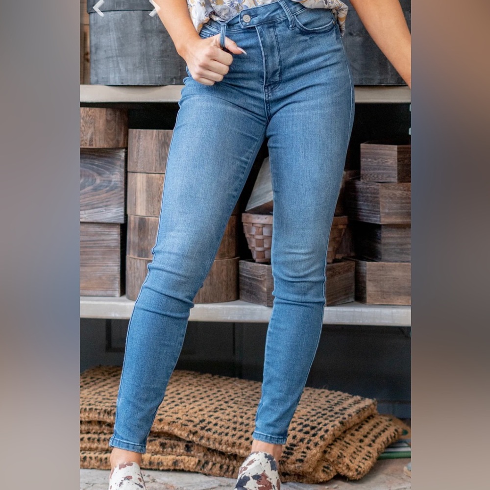 Judy Blue Lucy High Rise Tummy Control Skinny Jean